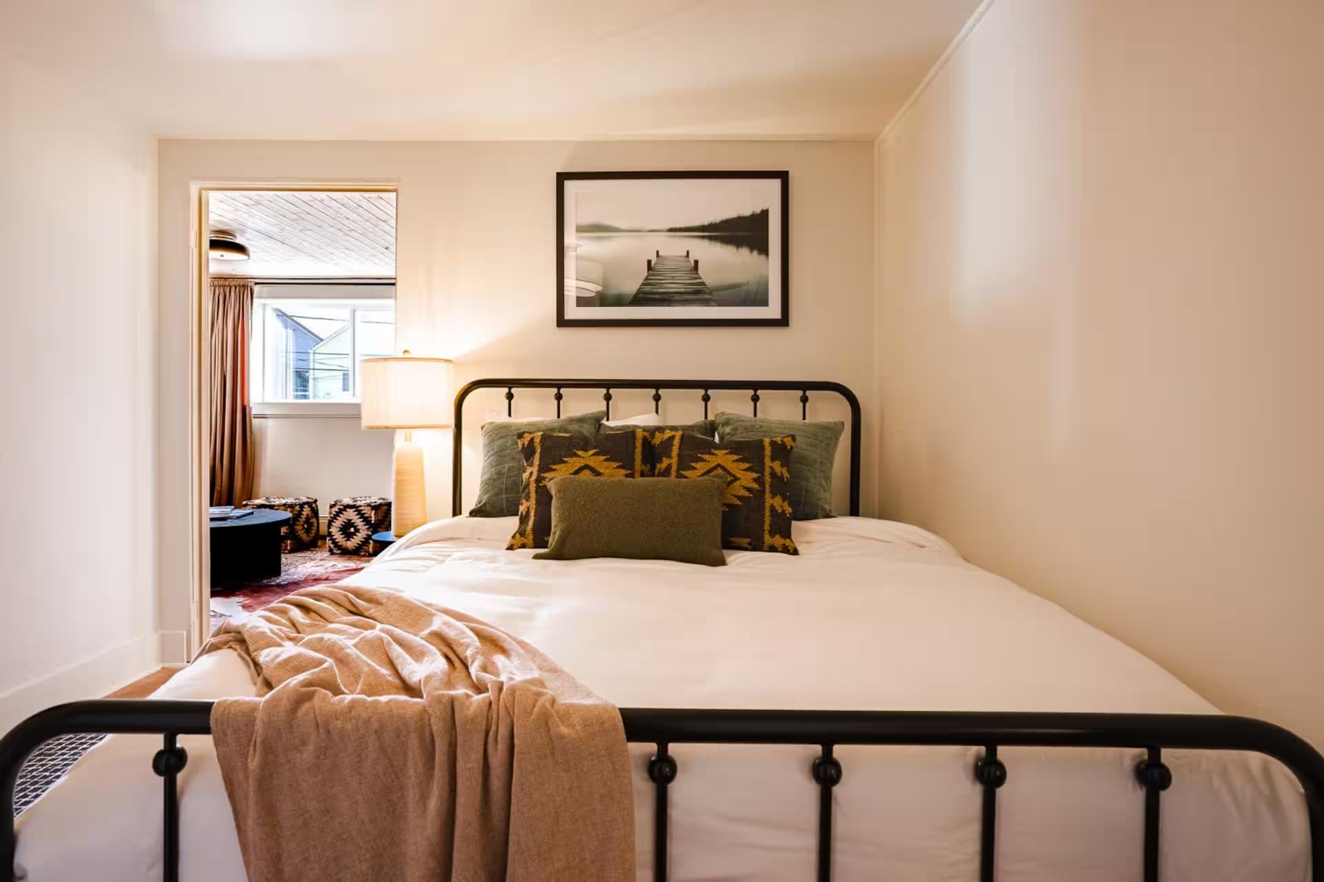 Stylish Downtown 1 Bedroom Apartment