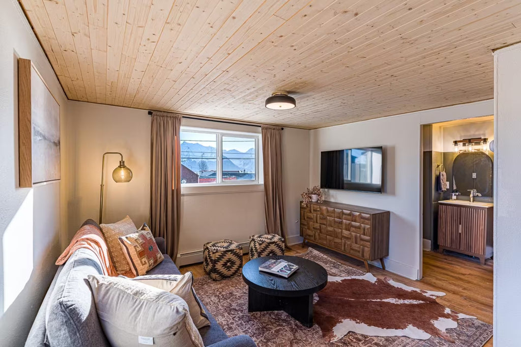 Stylish Downtown 1 Bedroom Apartment