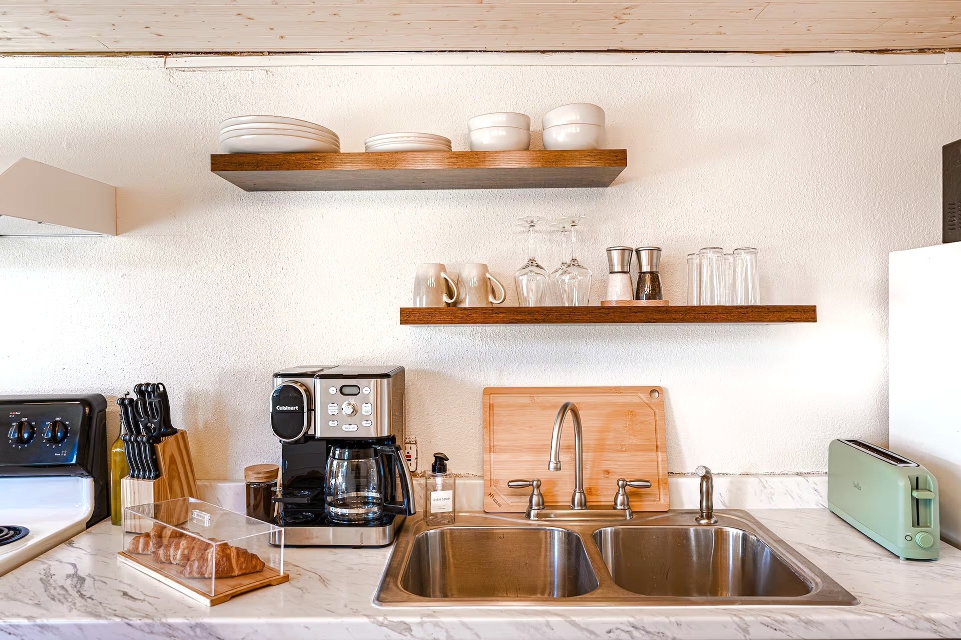 Stylish Downtown 1 Bedroom Apartment