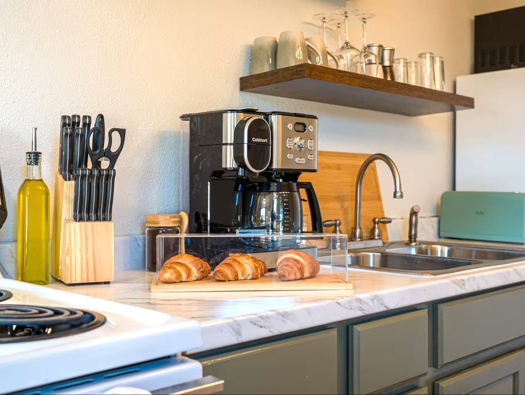 Stylish Downtown 1 Bedroom Apartment